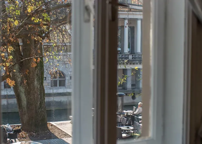 Appartement River View *