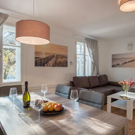 River View Apartman *