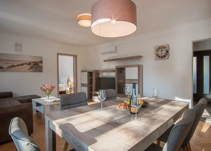 River View Apartment *